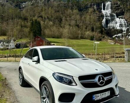 Белый Мерседес GLE-Class Coupe, объемом двигателя 3 л и пробегом 74 тыс. км за 53000 $, фото 1 на Automoto.ua