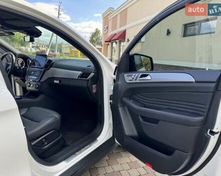 Білий Мерседес GLE-Class Coupe, об'ємом двигуна 2.99 л та пробігом 182 тис. км за 43500 $, фото 42 на Automoto.ua