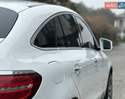 Белый Мерседес GLE-Class Coupe, объемом двигателя 4.66 л и пробегом 155 тыс. км за 41500 $, фото 25 на Automoto.ua