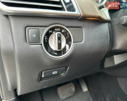 Белый Мерседес GLE-Class Coupe, объемом двигателя 4.66 л и пробегом 155 тыс. км за 41500 $, фото 59 на Automoto.ua