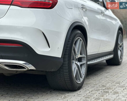 Белый Мерседес GLE-Class Coupe, объемом двигателя 4.66 л и пробегом 155 тыс. км за 45000 $, фото 14 на Automoto.ua