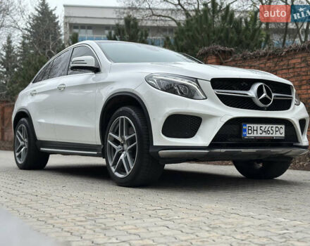 Белый Мерседес GLE-Class Coupe, объемом двигателя 4.66 л и пробегом 155 тыс. км за 41500 $, фото 74 на Automoto.ua
