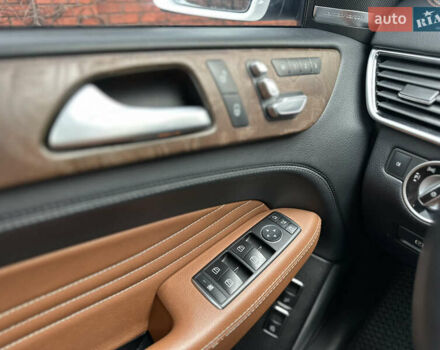 Белый Мерседес GLE-Class Coupe, объемом двигателя 4.66 л и пробегом 155 тыс. км за 41500 $, фото 39 на Automoto.ua