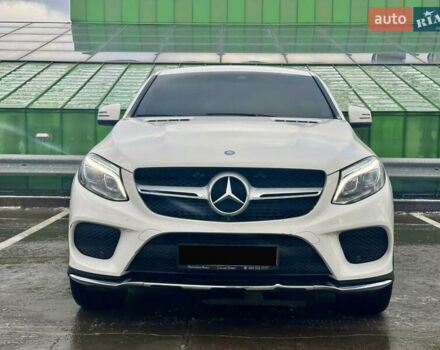 Білий Мерседес GLE-Class Coupe, об'ємом двигуна 2.99 л та пробігом 131 тис. км за 43999 $, фото 3 на Automoto.ua