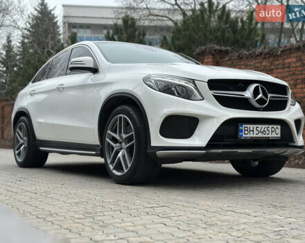 Белый Мерседес GLE-Class Coupe, объемом двигателя 4.66 л и пробегом 155 тыс. км за 41500 $, фото 73 на Automoto.ua