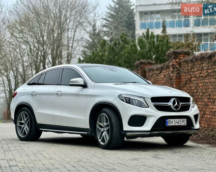 Белый Мерседес GLE-Class Coupe, объемом двигателя 4.66 л и пробегом 155 тыс. км за 41500 $, фото 75 на Automoto.ua
