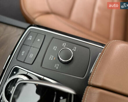 Белый Мерседес GLE-Class Coupe, объемом двигателя 4.66 л и пробегом 155 тыс. км за 41500 $, фото 64 на Automoto.ua