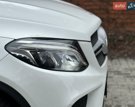 Белый Мерседес GLE-Class Coupe, объемом двигателя 4.66 л и пробегом 155 тыс. км за 45000 $, фото 20 на Automoto.ua