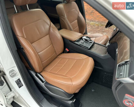 Белый Мерседес GLE-Class Coupe, объемом двигателя 4.66 л и пробегом 155 тыс. км за 41500 $, фото 51 на Automoto.ua