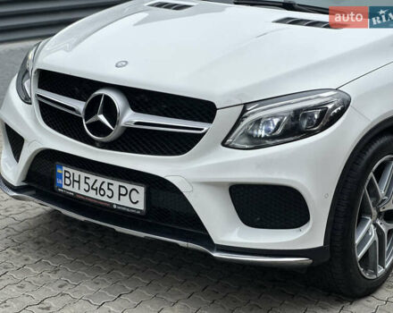 Белый Мерседес GLE-Class Coupe, объемом двигателя 4.66 л и пробегом 155 тыс. км за 41500 $, фото 9 на Automoto.ua