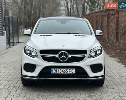 Белый Мерседес GLE-Class Coupe, объемом двигателя 4.66 л и пробегом 155 тыс. км за 41500 $, фото 1 на Automoto.ua