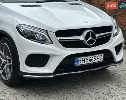 Белый Мерседес GLE-Class Coupe, объемом двигателя 4.66 л и пробегом 155 тыс. км за 41500 $, фото 7 на Automoto.ua