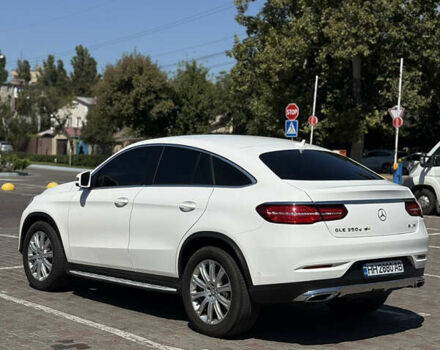 Белый Мерседес GLE-Class Coupe, объемом двигателя 2.99 л и пробегом 109 тыс. км за 43000 $, фото 6 на Automoto.ua