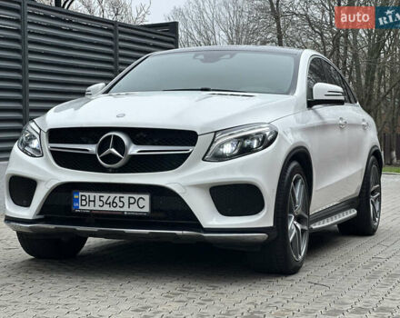 Белый Мерседес GLE-Class Coupe, объемом двигателя 4.66 л и пробегом 155 тыс. км за 45000 $, фото 4 на Automoto.ua