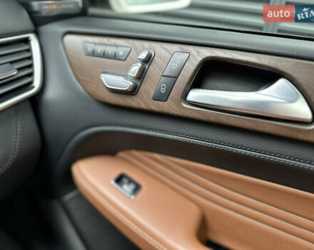 Белый Мерседес GLE-Class Coupe, объемом двигателя 4.66 л и пробегом 155 тыс. км за 41500 $, фото 40 на Automoto.ua