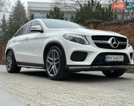Белый Мерседес GLE-Class Coupe, объемом двигателя 4.66 л и пробегом 155 тыс. км за 41500 $, фото 72 на Automoto.ua
