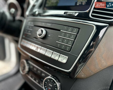 Белый Мерседес GLE-Class Coupe, объемом двигателя 4.66 л и пробегом 155 тыс. км за 41500 $, фото 56 на Automoto.ua