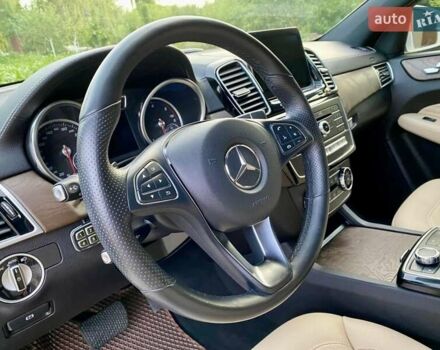 Белый Мерседес GLE-Class Coupe, объемом двигателя 3 л и пробегом 74 тыс. км за 53000 $, фото 5 на Automoto.ua