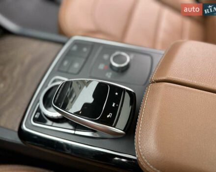 Белый Мерседес GLE-Class Coupe, объемом двигателя 4.66 л и пробегом 155 тыс. км за 41500 $, фото 63 на Automoto.ua