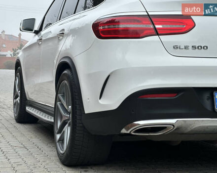 Белый Мерседес GLE-Class Coupe, объемом двигателя 4.66 л и пробегом 155 тыс. км за 41500 $, фото 16 на Automoto.ua
