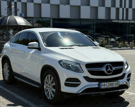 Белый Мерседес GLE-Class Coupe, объемом двигателя 2.99 л и пробегом 109 тыс. км за 43000 $, фото 2 на Automoto.ua