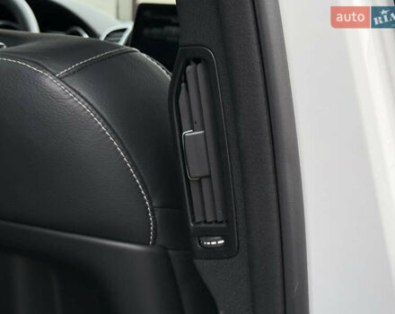 Белый Мерседес GLE-Class Coupe, объемом двигателя 2.99 л и пробегом 154 тыс. км за 42500 $, фото 46 на Automoto.ua