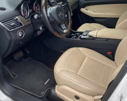 Білий Мерседес GLE-Class Coupe, об'ємом двигуна 3 л та пробігом 41 тис. км за 42550 $, фото 19 на Automoto.ua