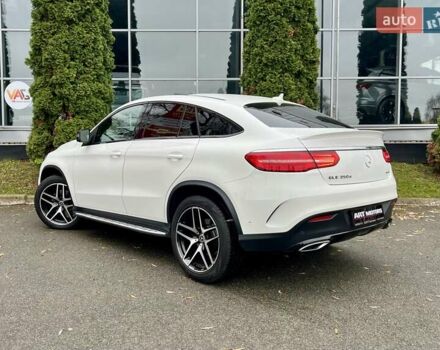 Белый Мерседес GLE-Class Coupe, объемом двигателя 2.99 л и пробегом 84 тыс. км за 47999 $, фото 5 на Automoto.ua