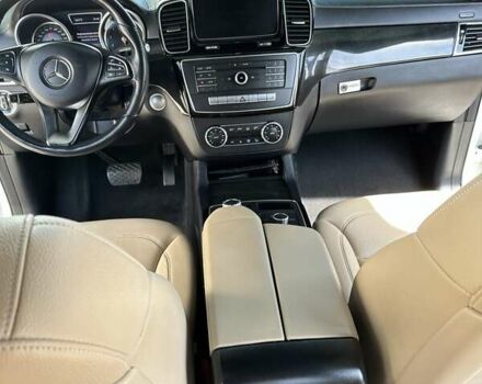 Белый Мерседес GLE-Class Coupe, объемом двигателя 3 л и пробегом 39 тыс. км за 49500 $, фото 16 на Automoto.ua