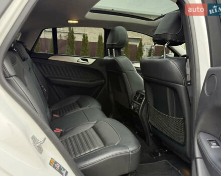 Белый Мерседес GLE-Class Coupe, объемом двигателя 3 л и пробегом 91 тыс. км за 44000 $, фото 86 на Automoto.ua