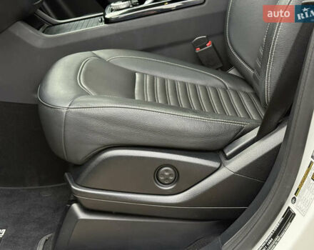 Белый Мерседес GLE-Class Coupe, объемом двигателя 2.99 л и пробегом 154 тыс. км за 42500 $, фото 27 на Automoto.ua