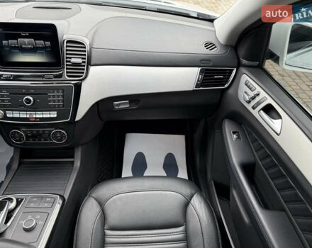 Белый Мерседес GLE-Class Coupe, объемом двигателя 3 л и пробегом 91 тыс. км за 44000 $, фото 90 на Automoto.ua