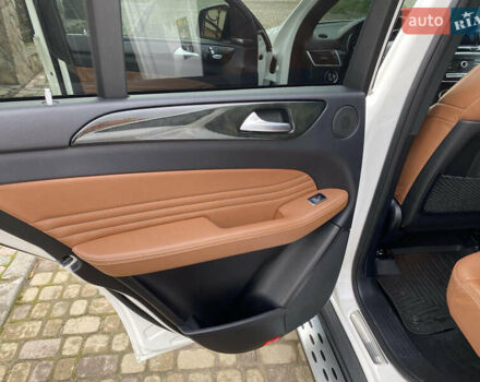 Белый Мерседес GLE-Class Coupe, объемом двигателя 3 л и пробегом 76 тыс. км за 60000 $, фото 11 на Automoto.ua