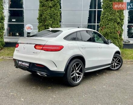 Белый Мерседес GLE-Class Coupe, объемом двигателя 2.99 л и пробегом 84 тыс. км за 47999 $, фото 3 на Automoto.ua