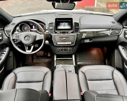 Белый Мерседес GLE-Class Coupe, объемом двигателя 2.99 л и пробегом 84 тыс. км за 47999 $, фото 28 на Automoto.ua