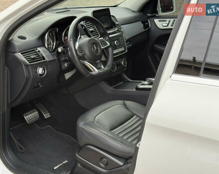 Белый Мерседес GLE-Class Coupe, объемом двигателя 3 л и пробегом 91 тыс. км за 44000 $, фото 53 на Automoto.ua