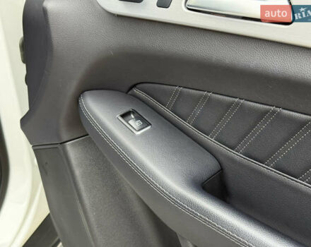 Белый Мерседес GLE-Class Coupe, объемом двигателя 3 л и пробегом 91 тыс. км за 44000 $, фото 98 на Automoto.ua