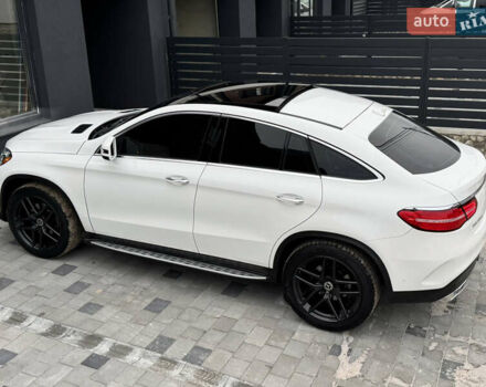 Белый Мерседес GLE-Class Coupe, объемом двигателя 2.99 л и пробегом 154 тыс. км за 42500 $, фото 19 на Automoto.ua