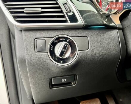 Белый Мерседес GLE-Class Coupe, объемом двигателя 2.99 л и пробегом 84 тыс. км за 47999 $, фото 24 на Automoto.ua