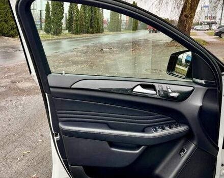 Белый Мерседес GLE-Class Coupe, объемом двигателя 2.99 л и пробегом 84 тыс. км за 47999 $, фото 17 на Automoto.ua