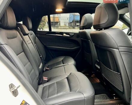 Белый Мерседес GLE-Class Coupe, объемом двигателя 2.99 л и пробегом 84 тыс. км за 47999 $, фото 45 на Automoto.ua