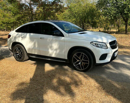 Белый Мерседес GLE-Class Coupe, объемом двигателя 3 л и пробегом 140 тыс. км за 46999 $, фото 9 на Automoto.ua