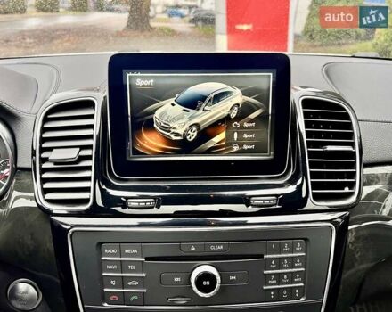 Белый Мерседес GLE-Class Coupe, объемом двигателя 2.99 л и пробегом 84 тыс. км за 47999 $, фото 41 на Automoto.ua