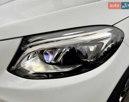 Белый Мерседес GLE-Class Coupe, объемом двигателя 2.99 л и пробегом 84 тыс. км за 47999 $, фото 16 на Automoto.ua