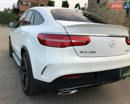 Белый Мерседес GLE-Class Coupe, объемом двигателя 3 л и пробегом 95 тыс. км за 50000 $, фото 3 на Automoto.ua