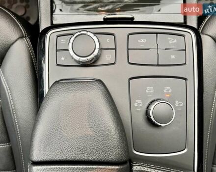 Белый Мерседес GLE-Class Coupe, объемом двигателя 2.99 л и пробегом 84 тыс. км за 47999 $, фото 30 на Automoto.ua