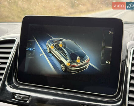 Белый Мерседес GLE-Class Coupe, объемом двигателя 3 л и пробегом 91 тыс. км за 44000 $, фото 97 на Automoto.ua