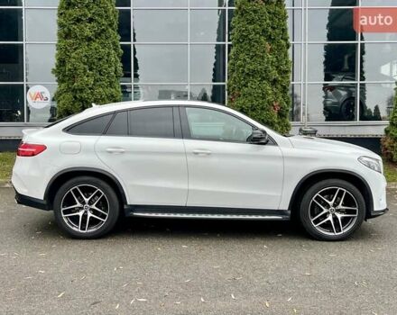 Белый Мерседес GLE-Class Coupe, объемом двигателя 2.99 л и пробегом 84 тыс. км за 47999 $, фото 4 на Automoto.ua