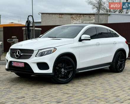 Белый Мерседес GLE-Class Coupe, объемом двигателя 3 л и пробегом 91 тыс. км за 44000 $, фото 3 на Automoto.ua