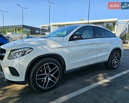 Белый Мерседес GLE-Class Coupe, объемом двигателя 3 л и пробегом 39 тыс. км за 49500 $, фото 2 на Automoto.ua